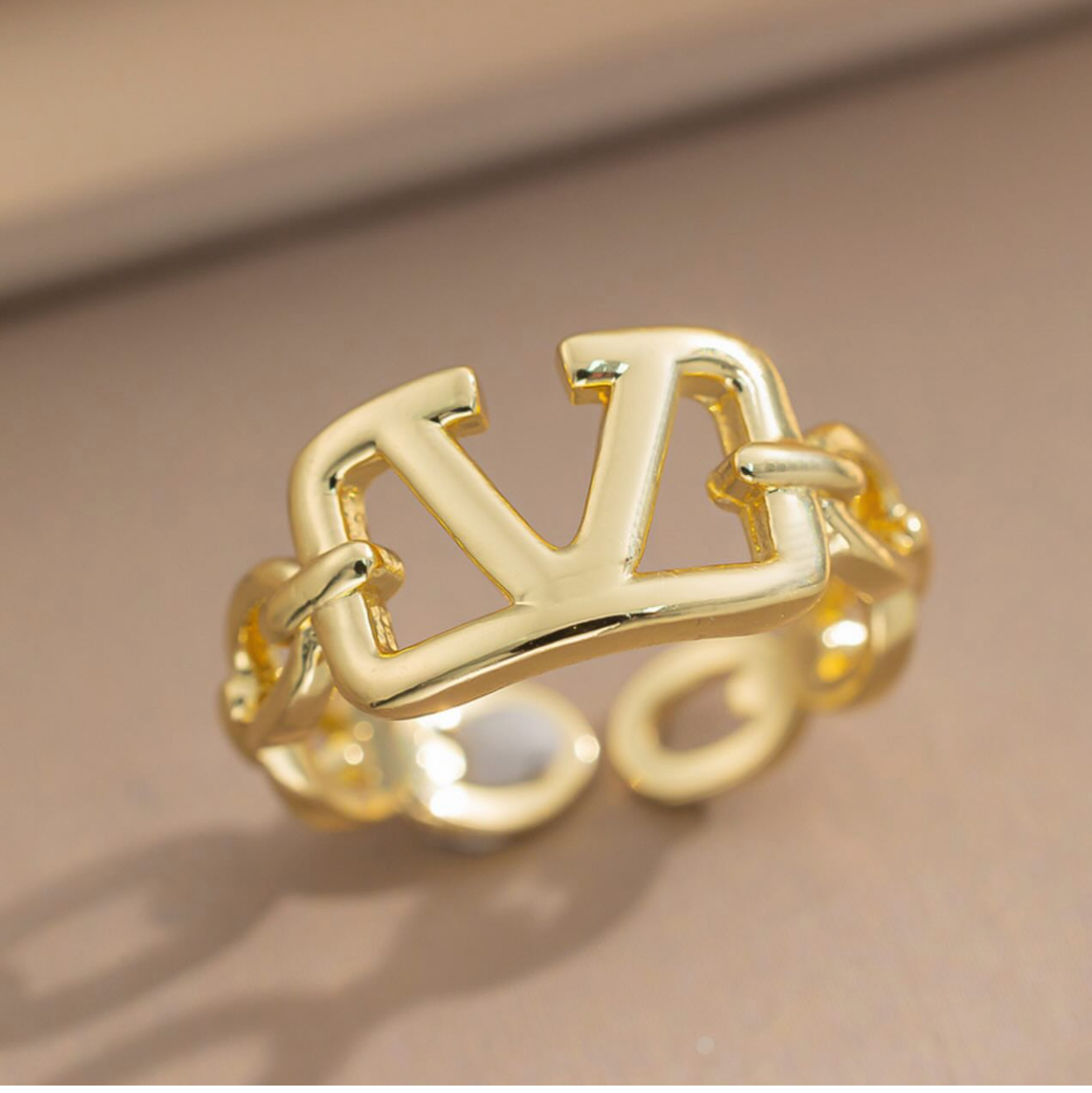 V Ring