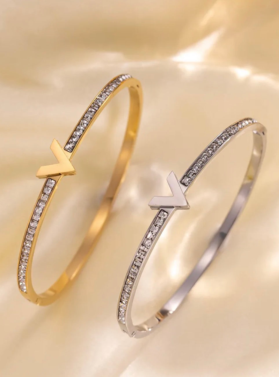 V Bracelet